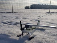 Fliegen im Schnee: E-flite Timber X 1.2M mit Kufen